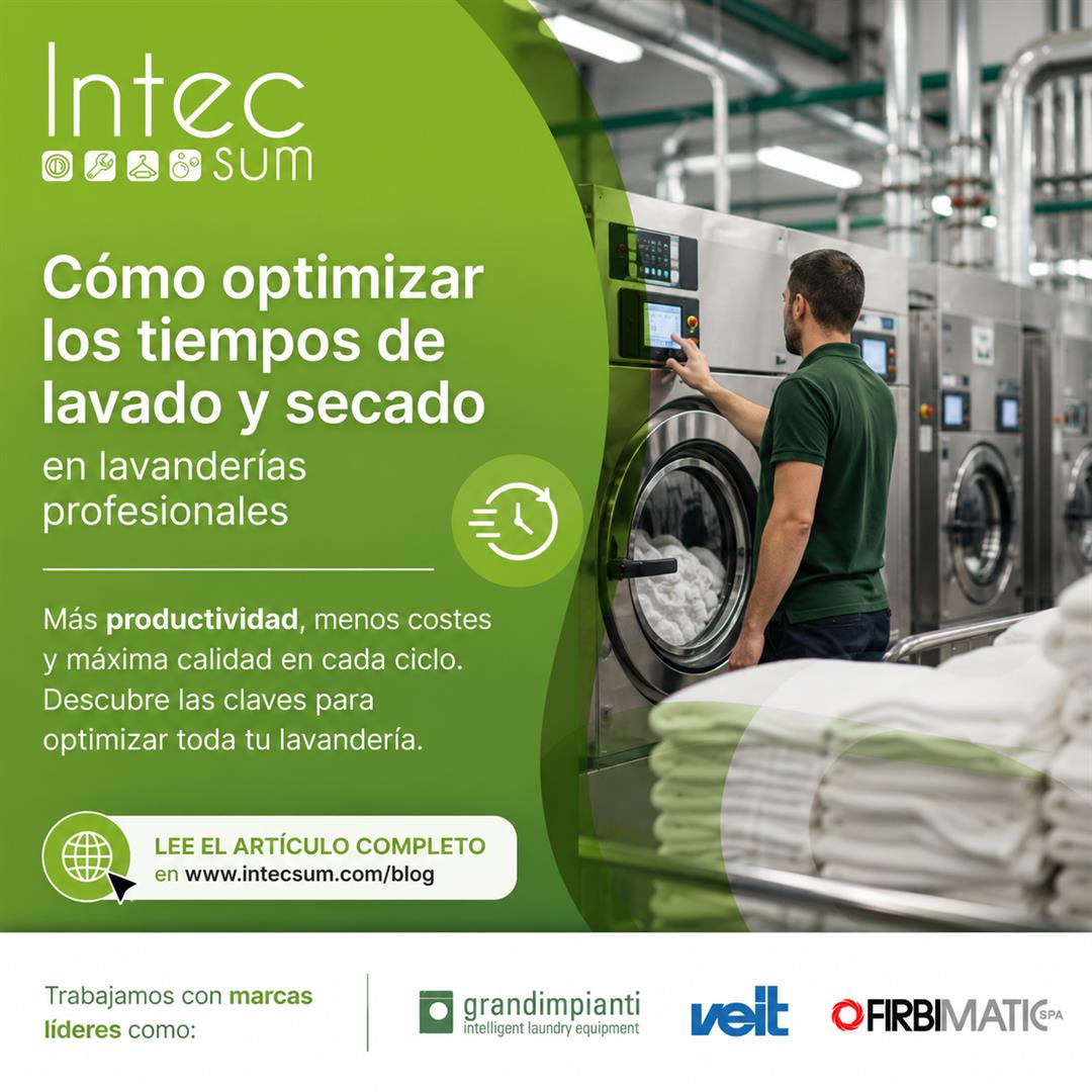 Operario gestionando lavadoras y secadoras industriales para optimizar los tiempos de lavado y secado en una lavandería profesional.