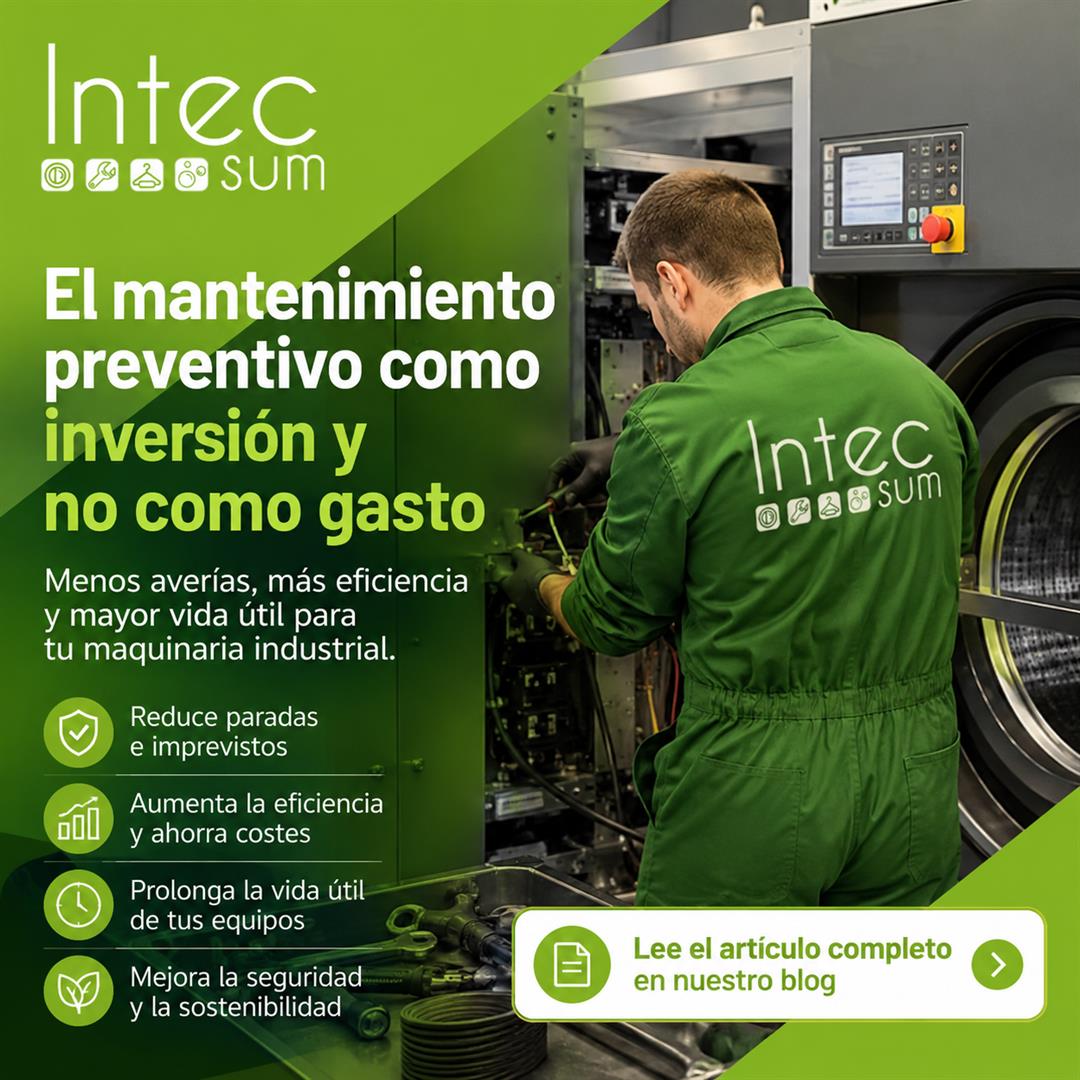Técnico realizando mantenimiento preventivo en maquinaria de lavandería industrial para mejorar la eficiencia, reducir averías y prolongar la vida útil de los equipos.